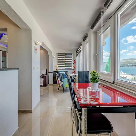 Apartment Ocean Views & Tranquil Living, Cleaning Included Trogir
