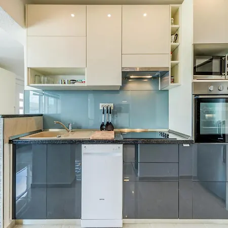 Ocean Views & Tranquil Living, Cleaning Included