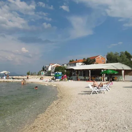 Ocean Views & Tranquil Living, Cleaning Included Apartment Trogir